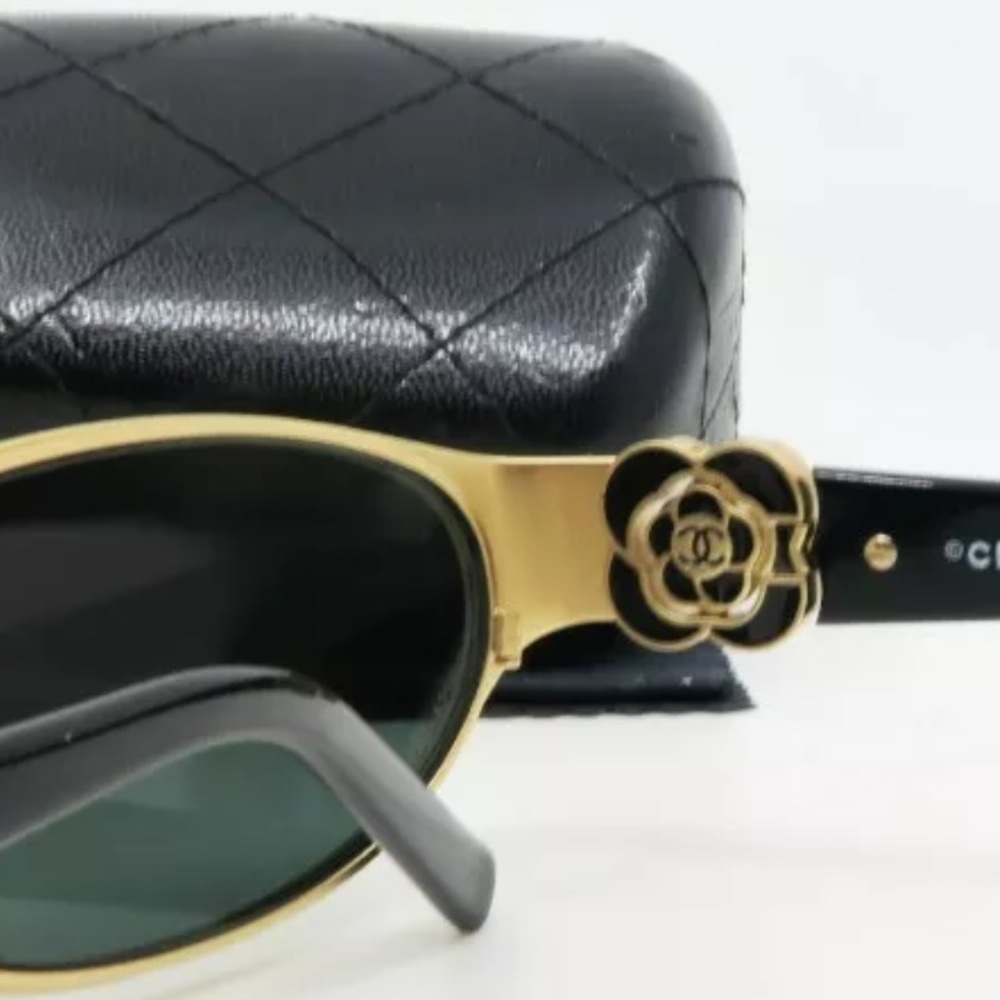CHANEL Camellia Flower Retro Vintage Sunglasses (90’s)  54mm RARE Black & Gold